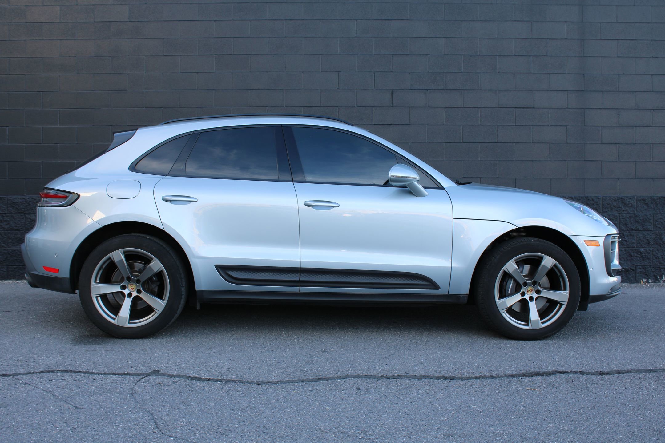 Used 2023 Porsche Macan image 9