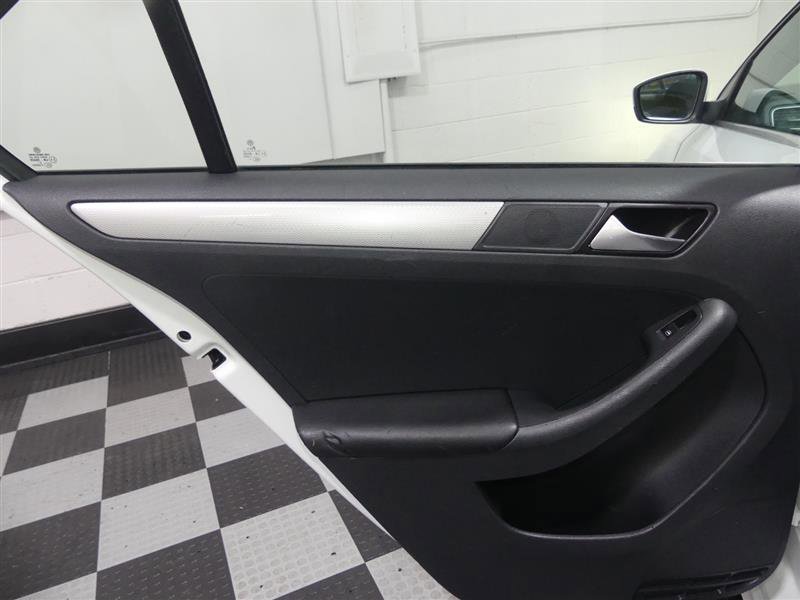 Used 2017 Volkswagen Jetta S image 23