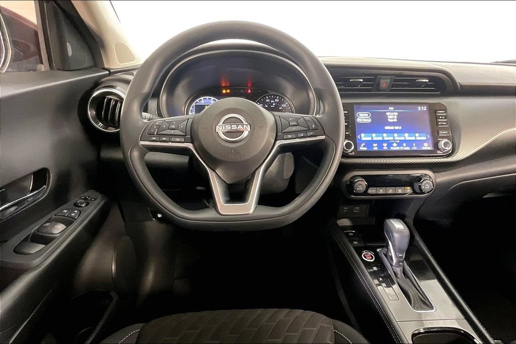 Used 2022 Nissan Kicks SV FWD image 6