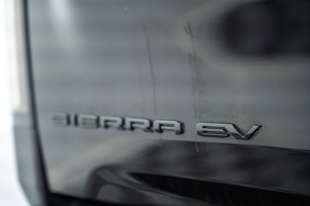 Used 2026 GMC Sierra EV Elevation w/ LPO, Elevation Dark Package AWD/4WD image 11