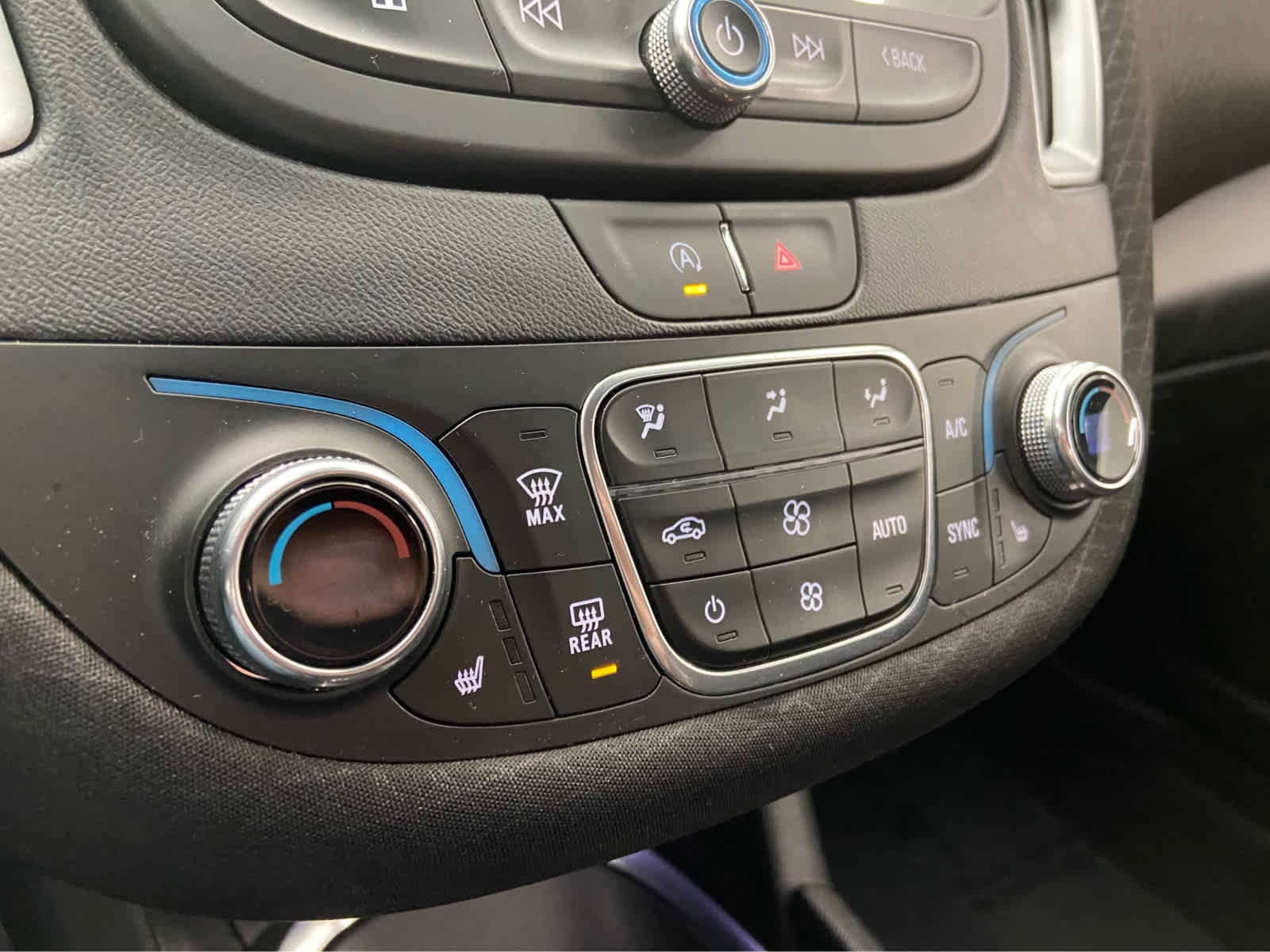 Used 2024 Chevrolet Malibu LT image 30