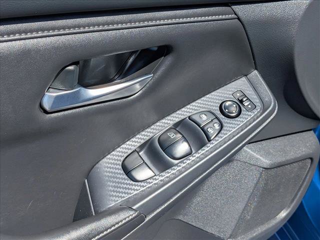Used 2025 Nissan Sentra SV FWD image 11