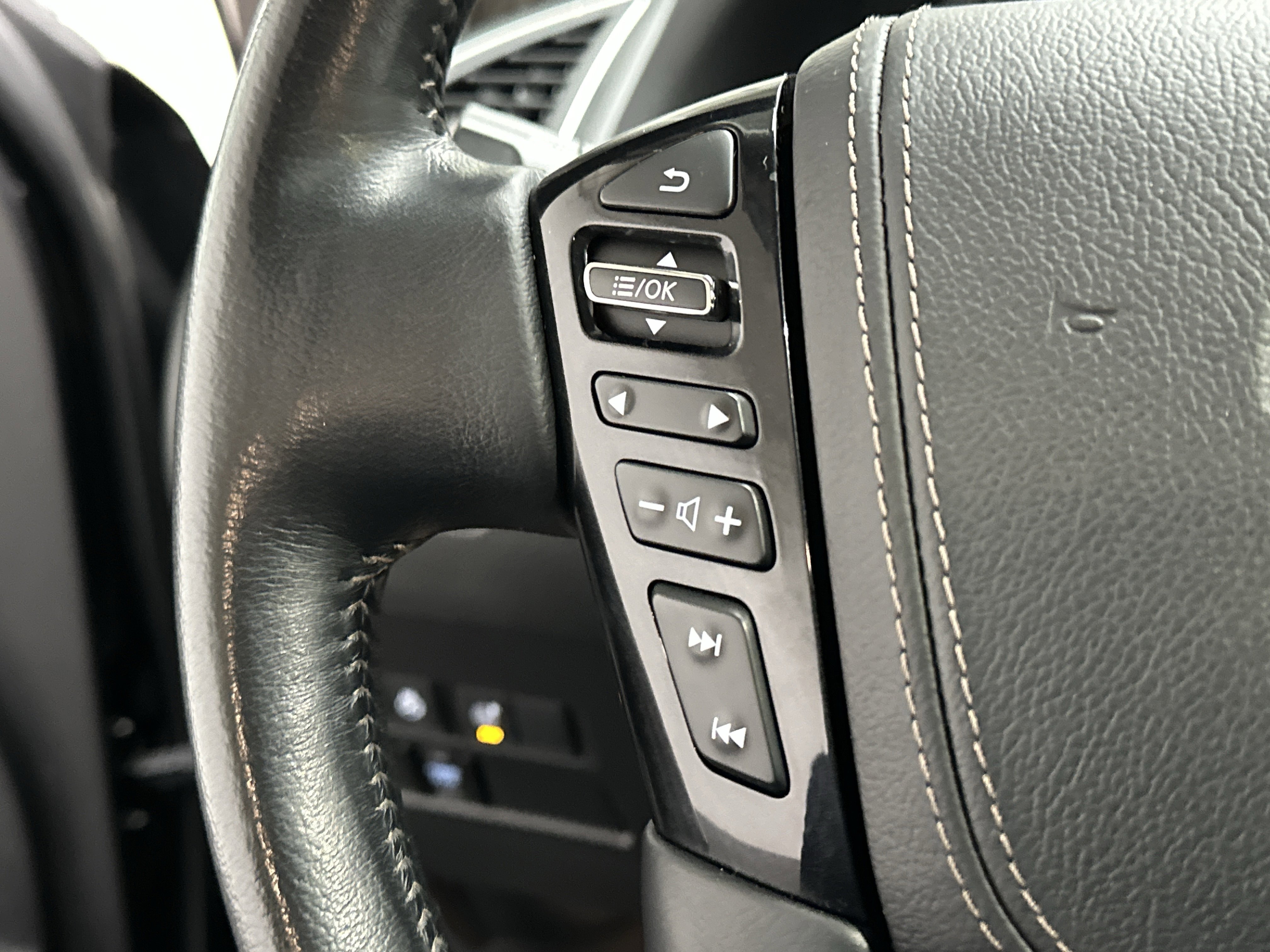 Used 2023 Nissan Armada Platinum image 33