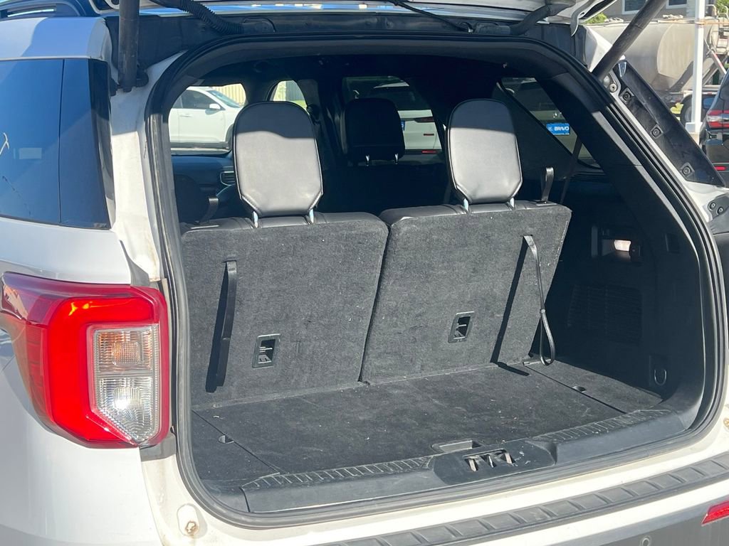 Used 2020 Ford Explorer XLT w/ Equipment Group 202A image 15