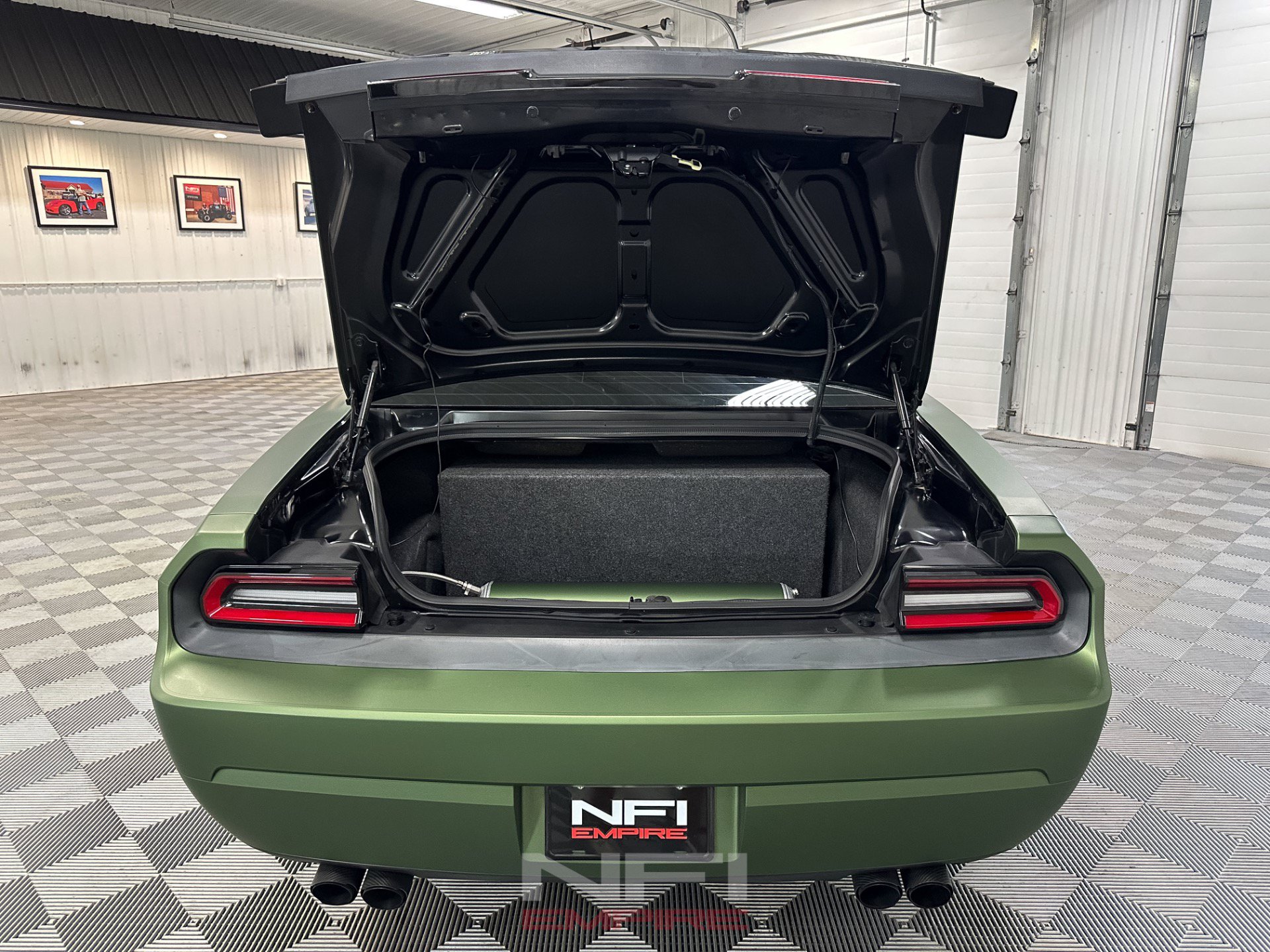Used 2009 Dodge Challenger SRT8 w/ SRT Option Group II RWD image 46