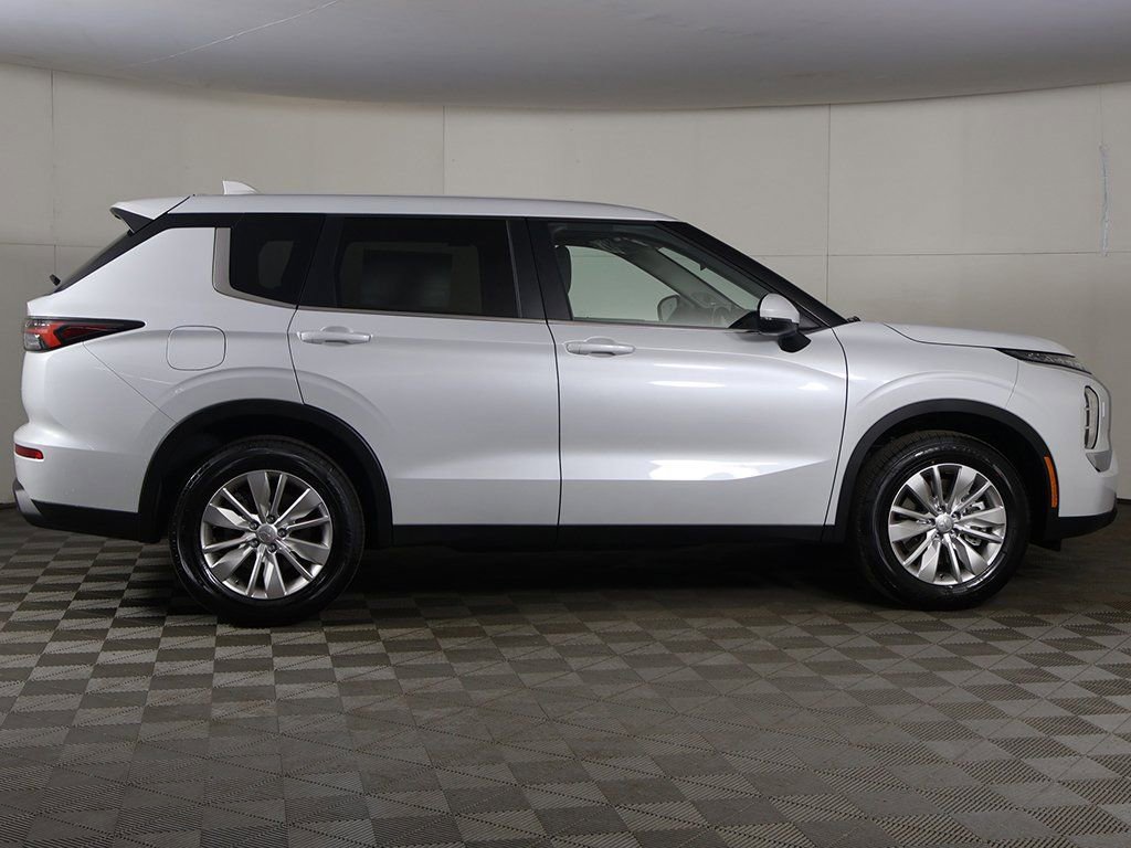 New 2026 Mitsubishi Outlander ES AWD/4WD image 17
