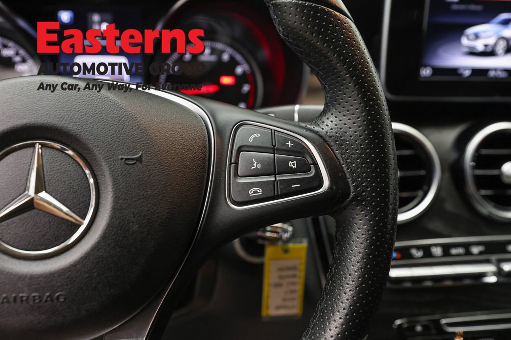 Used 2019 Mercedes-Benz GLC 300 4MATIC w/ Premium Package image 16