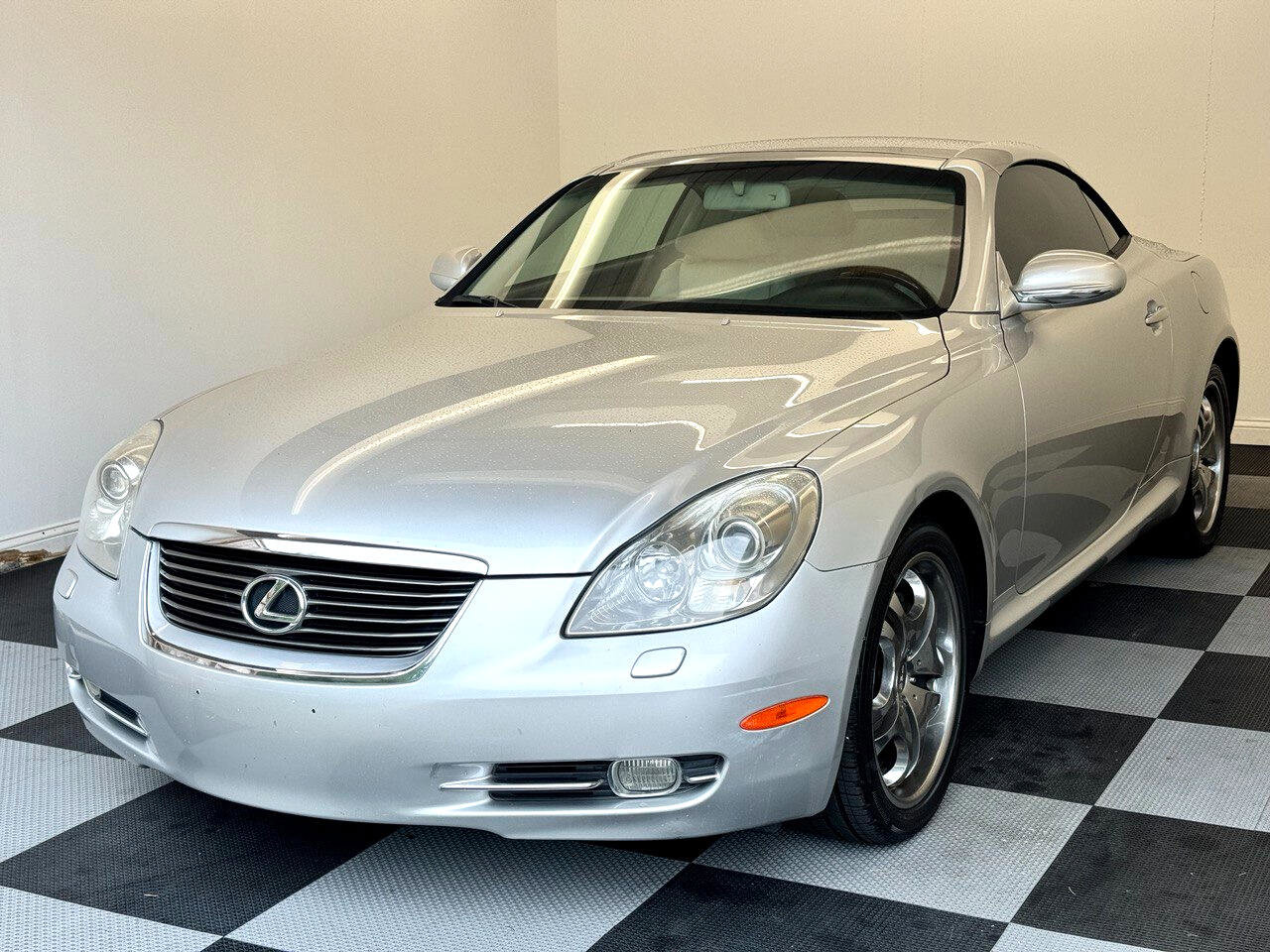 Used 2007 Lexus SC 430 Convertible image 1