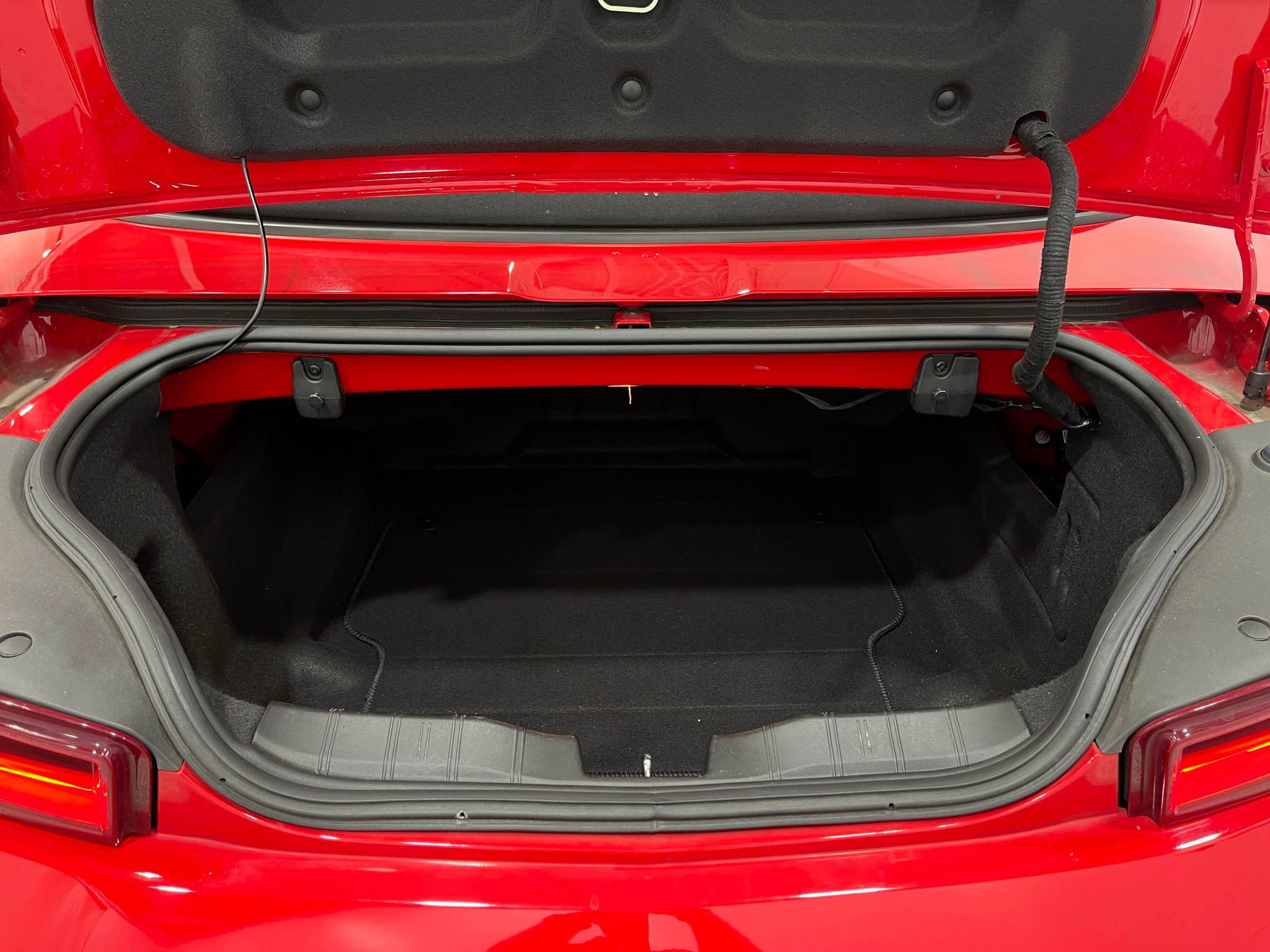 Used 2018 Chevrolet Camaro SS RWD image 24