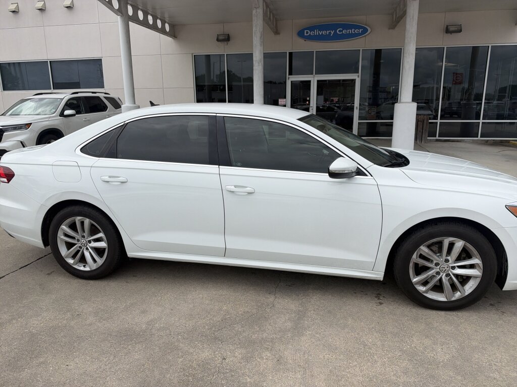 Used 2020 Volkswagen Passat 2.0T SE FWD image 11