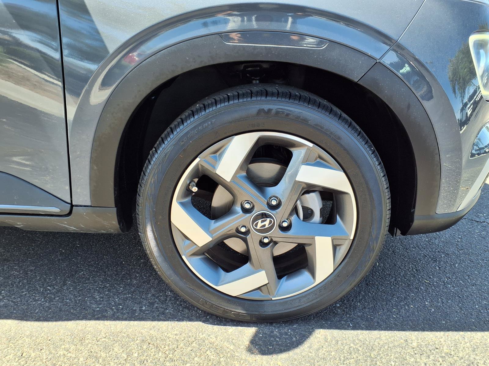 Used 2023 Hyundai Venue Limited w/ Cargo Package FWD image 9