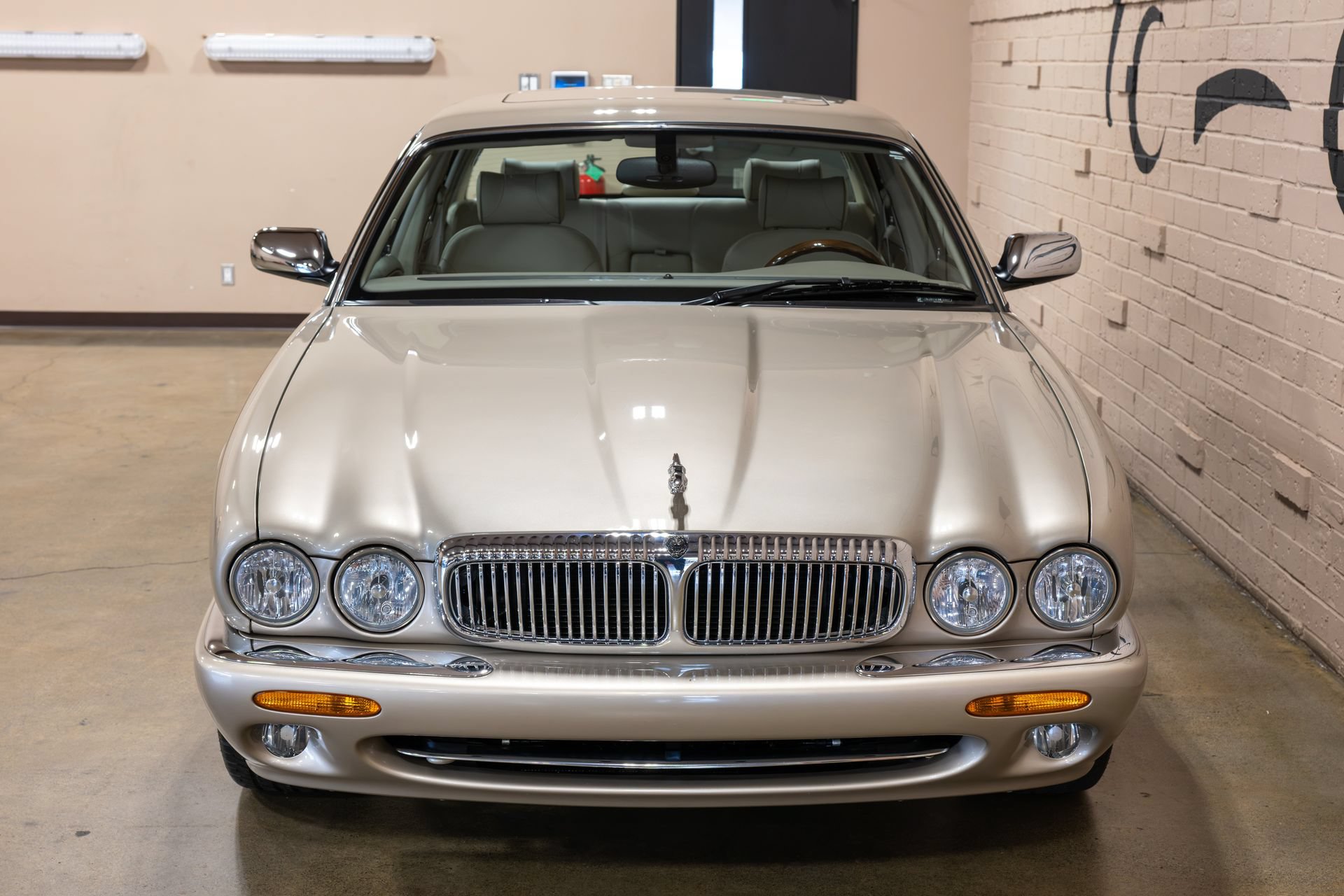 Used 2001 Jaguar XJ Supercharged RWD image 14
