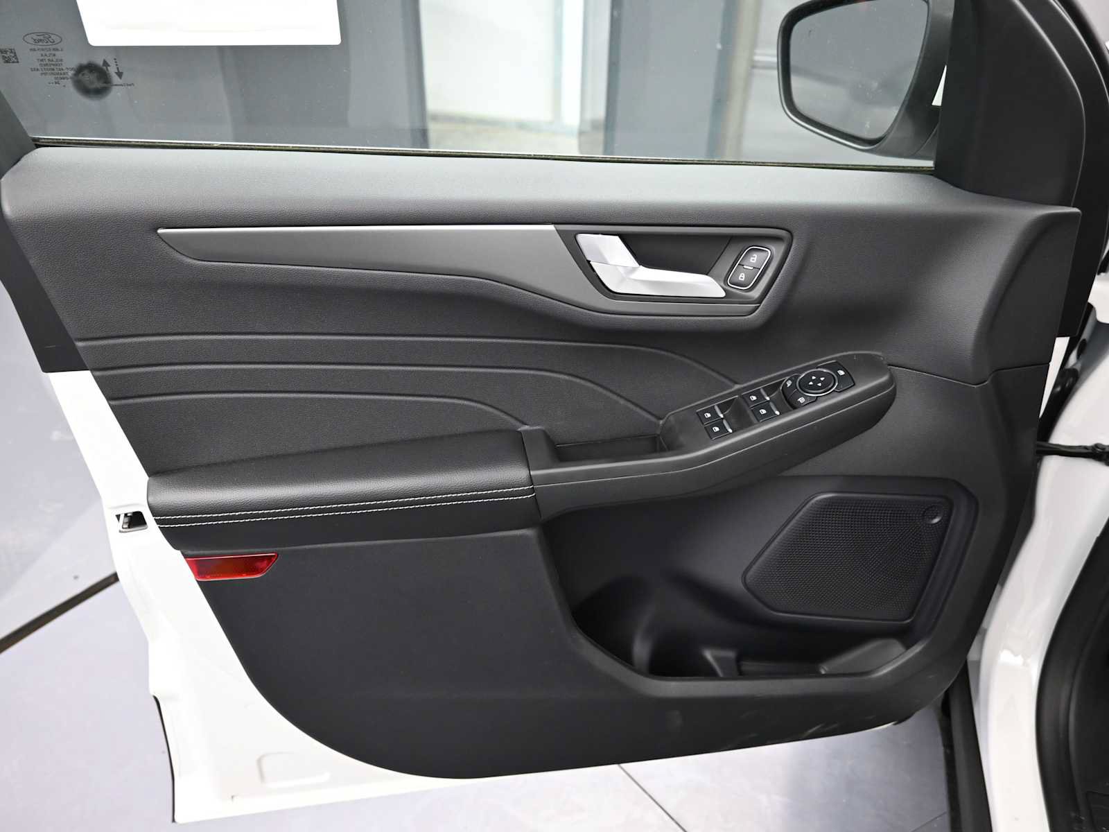 New 2025 Ford Escape SE FWD image 14