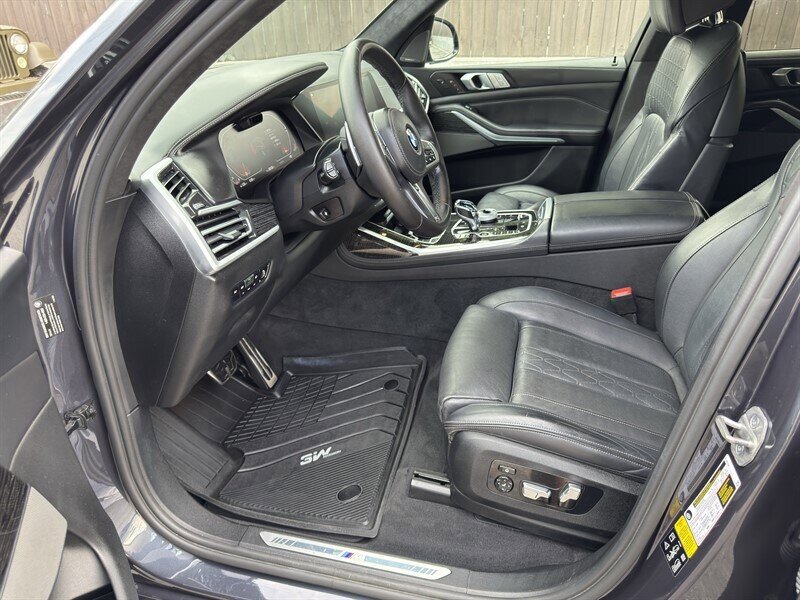 Used 2021 BMW X7 xDrive40i w/ M Sport Package AWD/4WD image 21