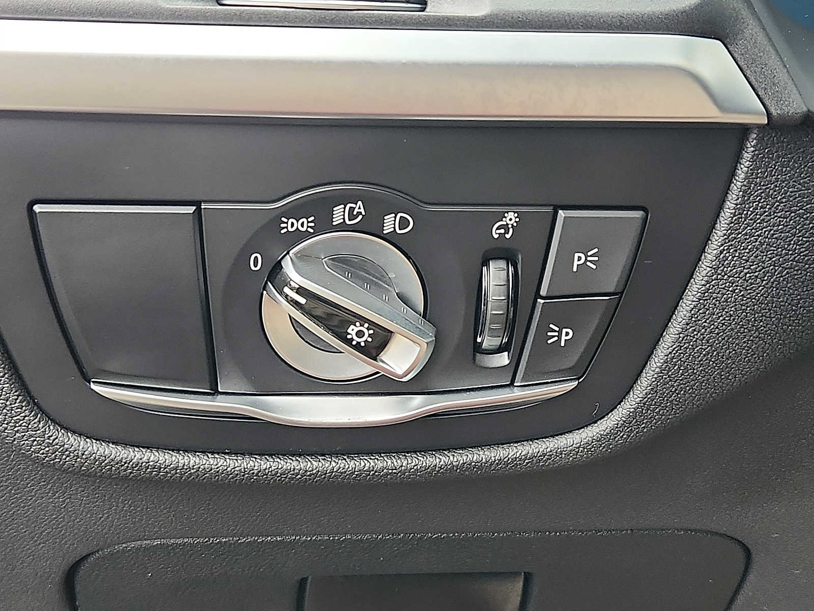 Used 2024 BMW X3 M40i w/ Premium Package image 26