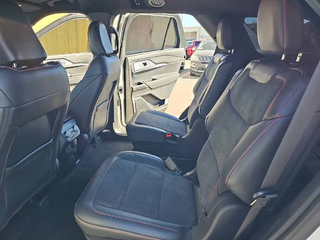 Used 2025 Ford Explorer ST w/ Sun And Sound Package AWD/4WD image 16