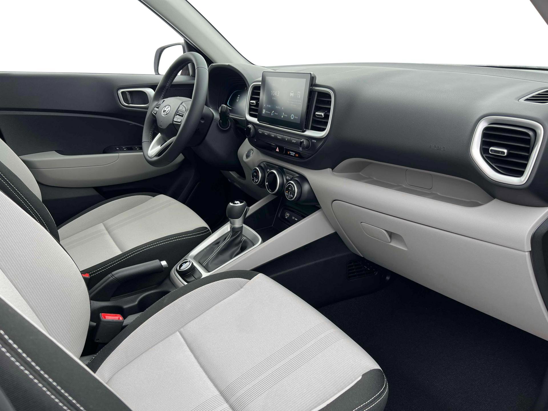 Certified 2025 Hyundai Venue SEL image 15