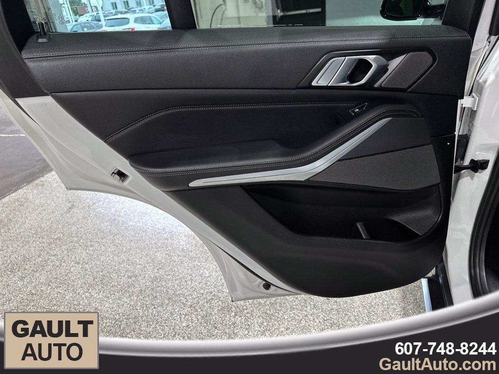 Used 2023 BMW X5 xDrive45e AWD/4WD image 14