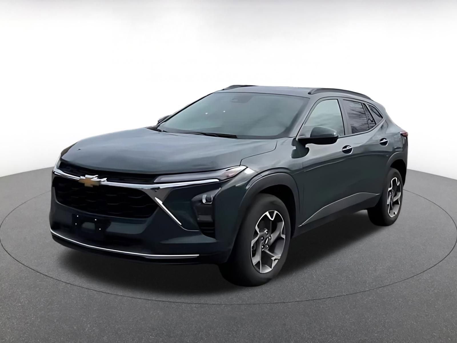 Used 2025 Chevrolet Trax LT FWD image 7