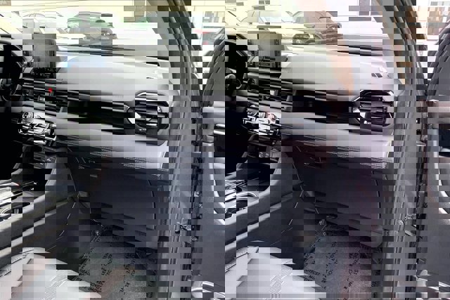 Used 2025 Honda Pilot Touring image 16