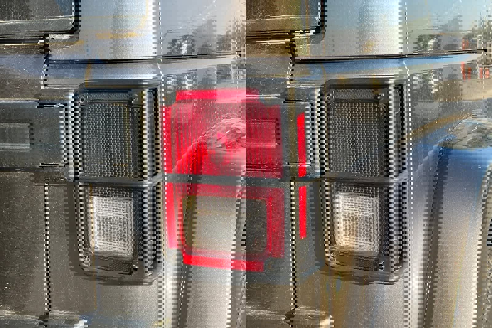 Used 2017 Jeep Wrangler Unlimited Sahara image 15