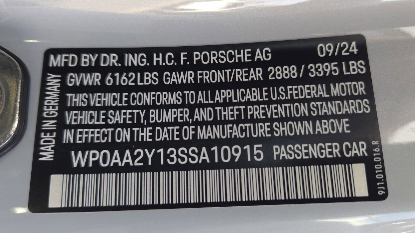 Used 2025 Porsche Taycan RWD image 30