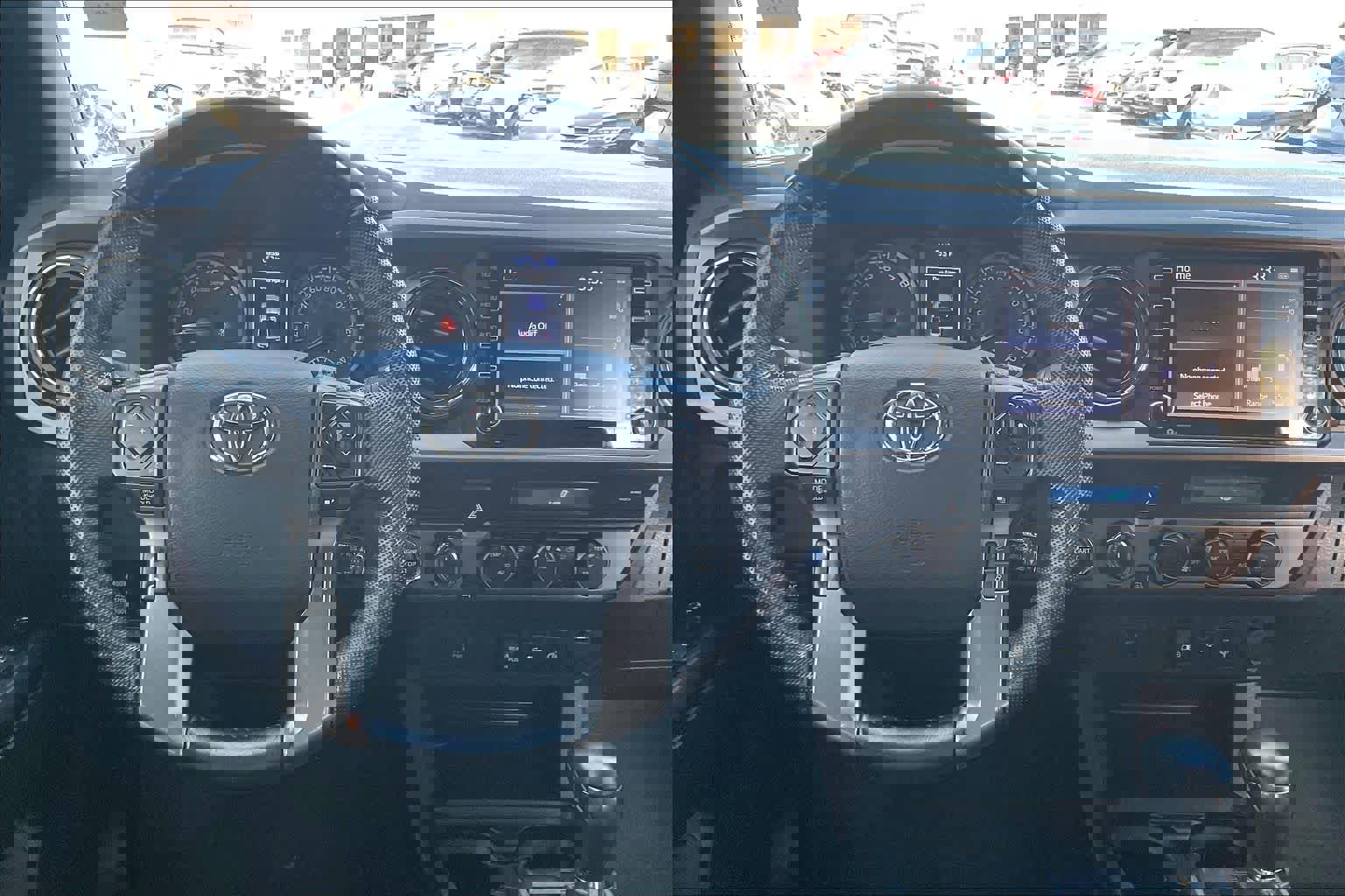 Used 2022 Toyota Tacoma TRD Off-Road image 8