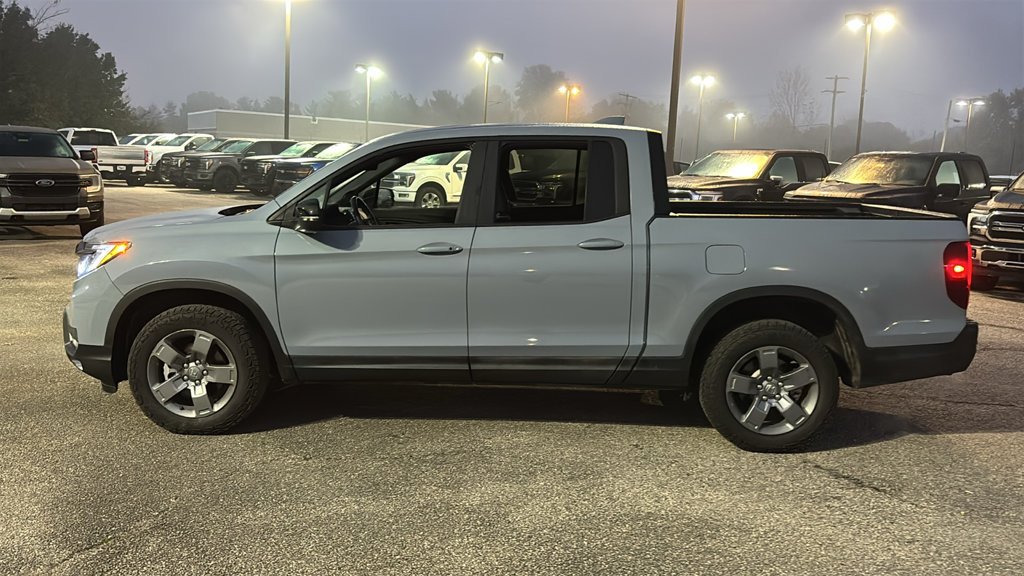 Used 2025 Honda Ridgeline TrailSport image 4