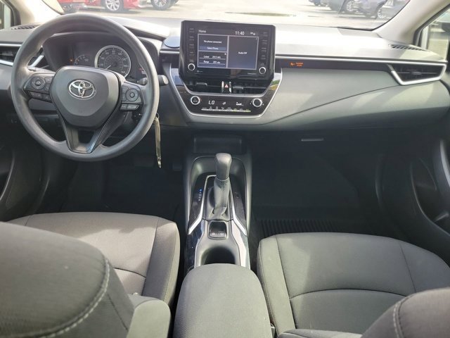 Used 2022 Toyota Corolla LE image 2