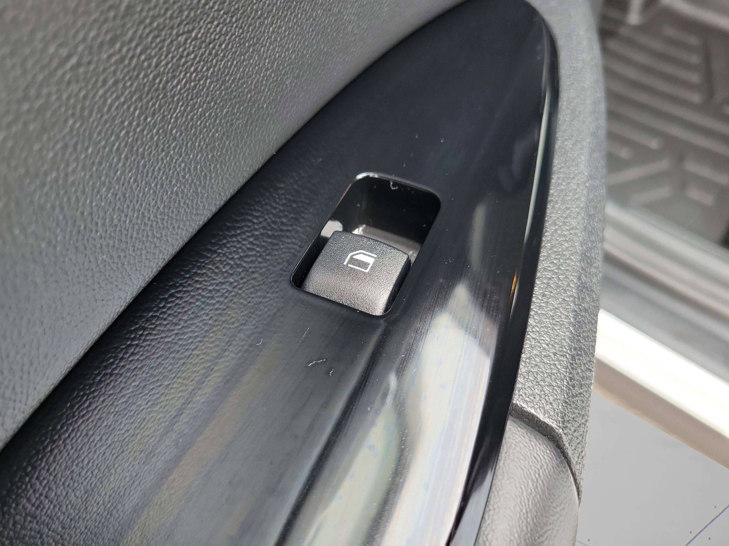 Certified 2024 Kia Sportage EX image 31