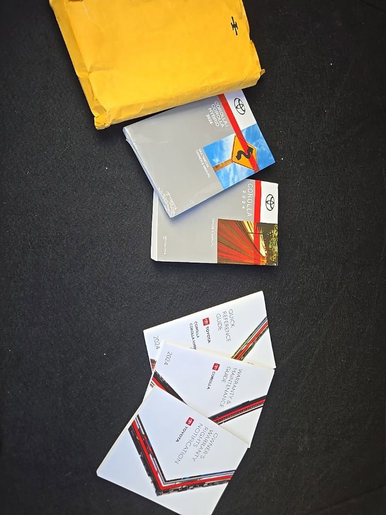 Used 2024 Toyota Corolla LE image 43