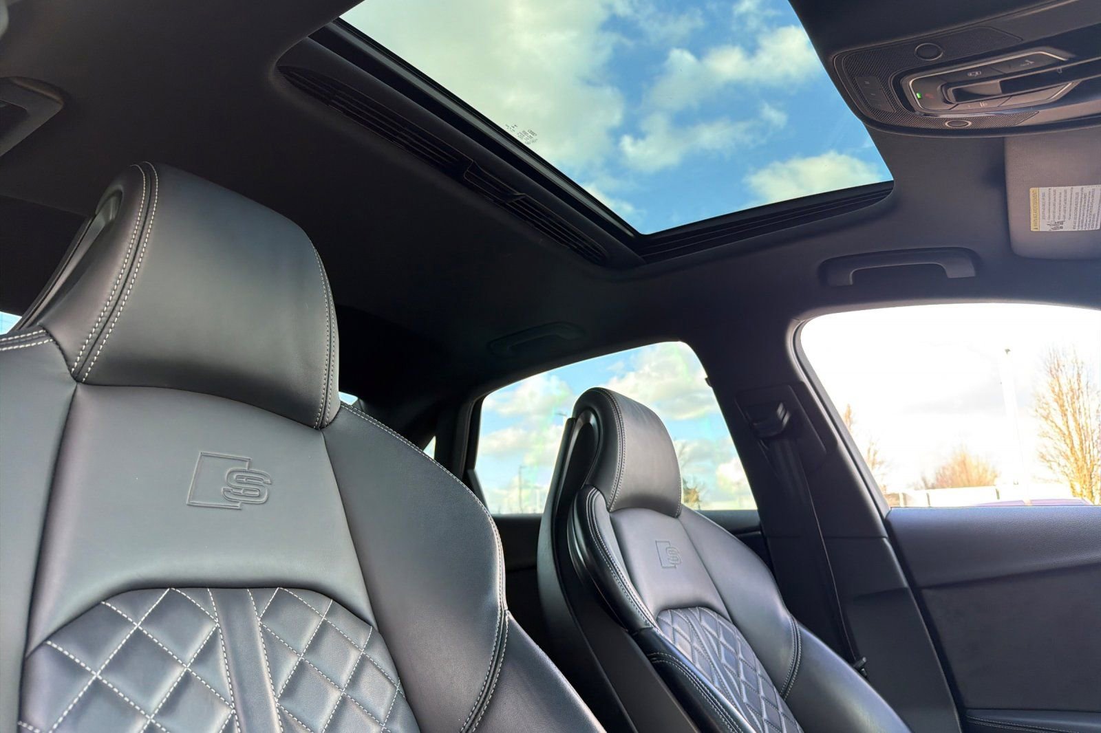 Used 2019 Audi S4 Prestige w/ Prestige Package image 16
