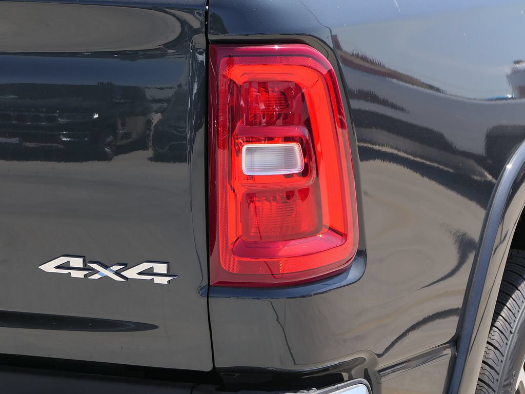 New 2026 RAM 1500 Laramie AWD/4WD image 4
