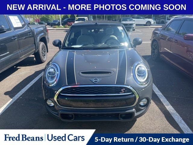 Used 2019 MINI Cooper S w/ Signature Upholstery Package FWD image 2