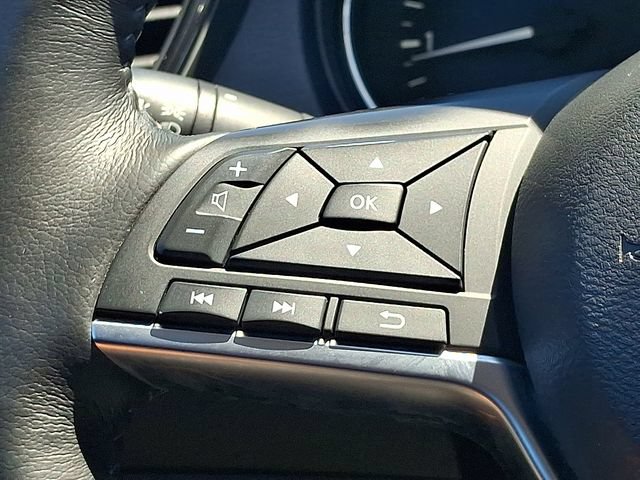 Used 2017 Nissan Rogue SL w/ SL Premium Package AWD/4WD image 18