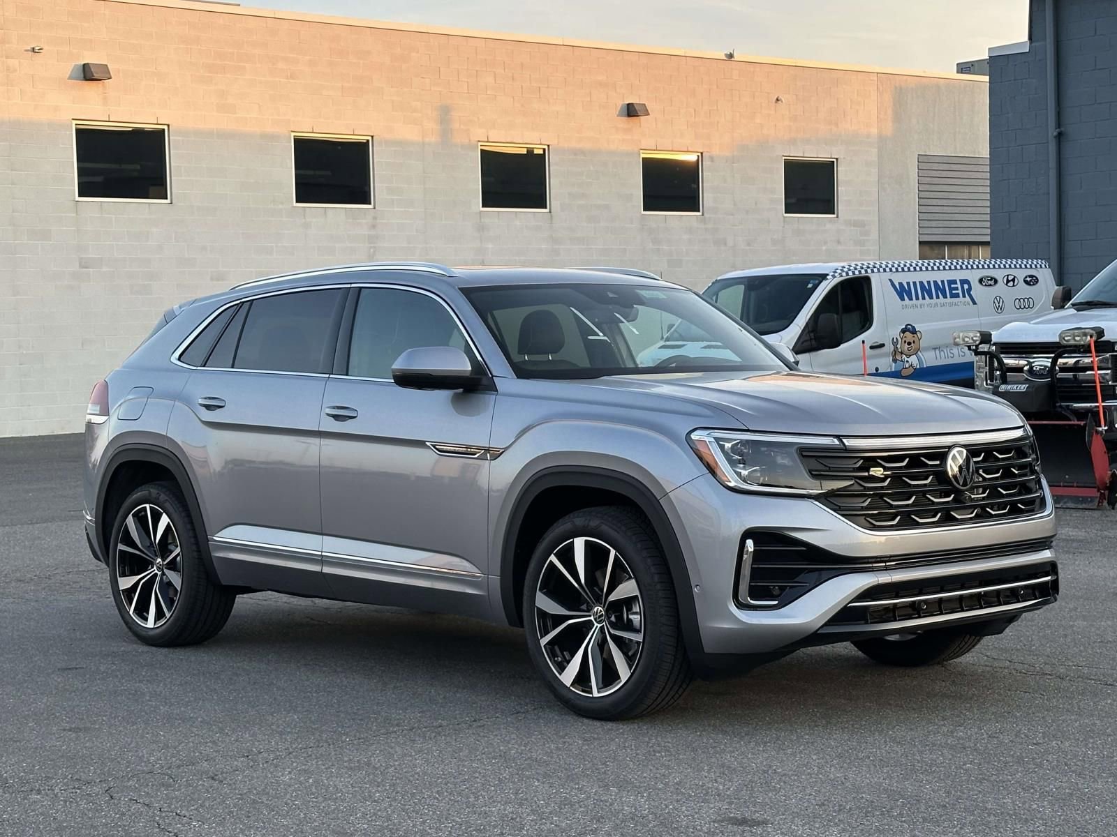 New 2026 Volkswagen Atlas Cross Sport SEL Premium R-Line image 8
