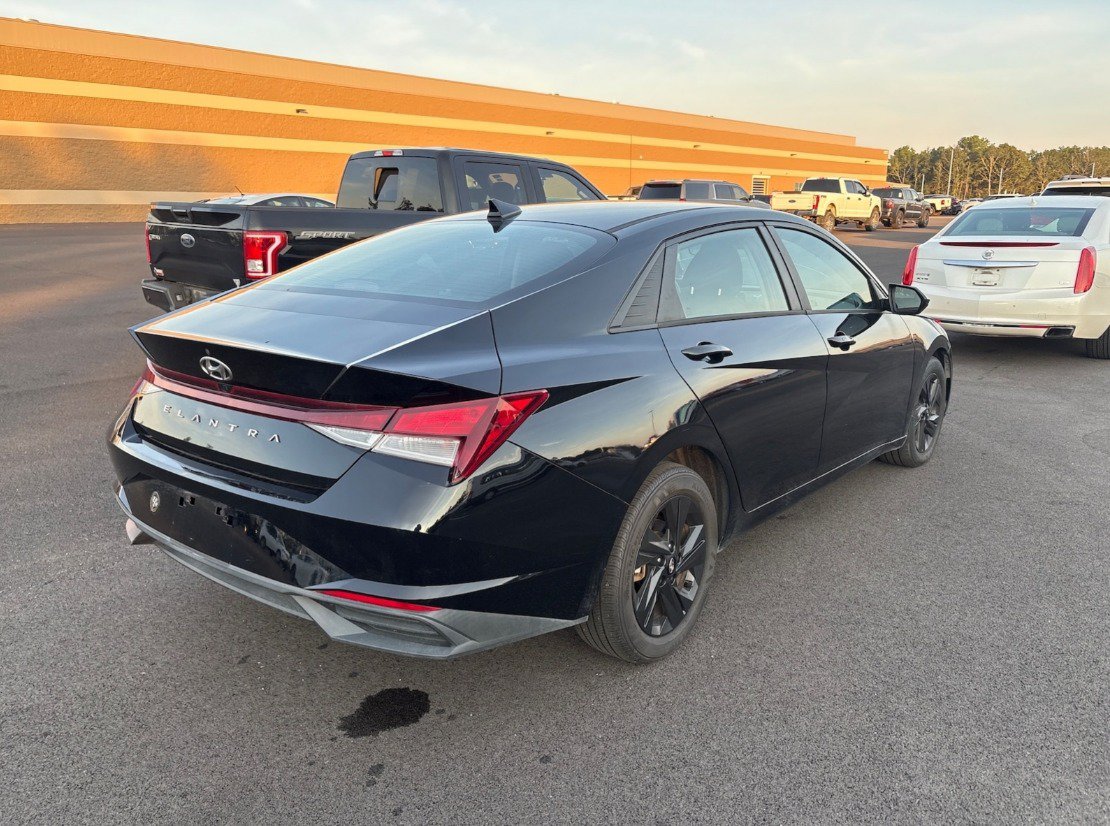 Used 2021 Hyundai Elantra SEL FWD image 6