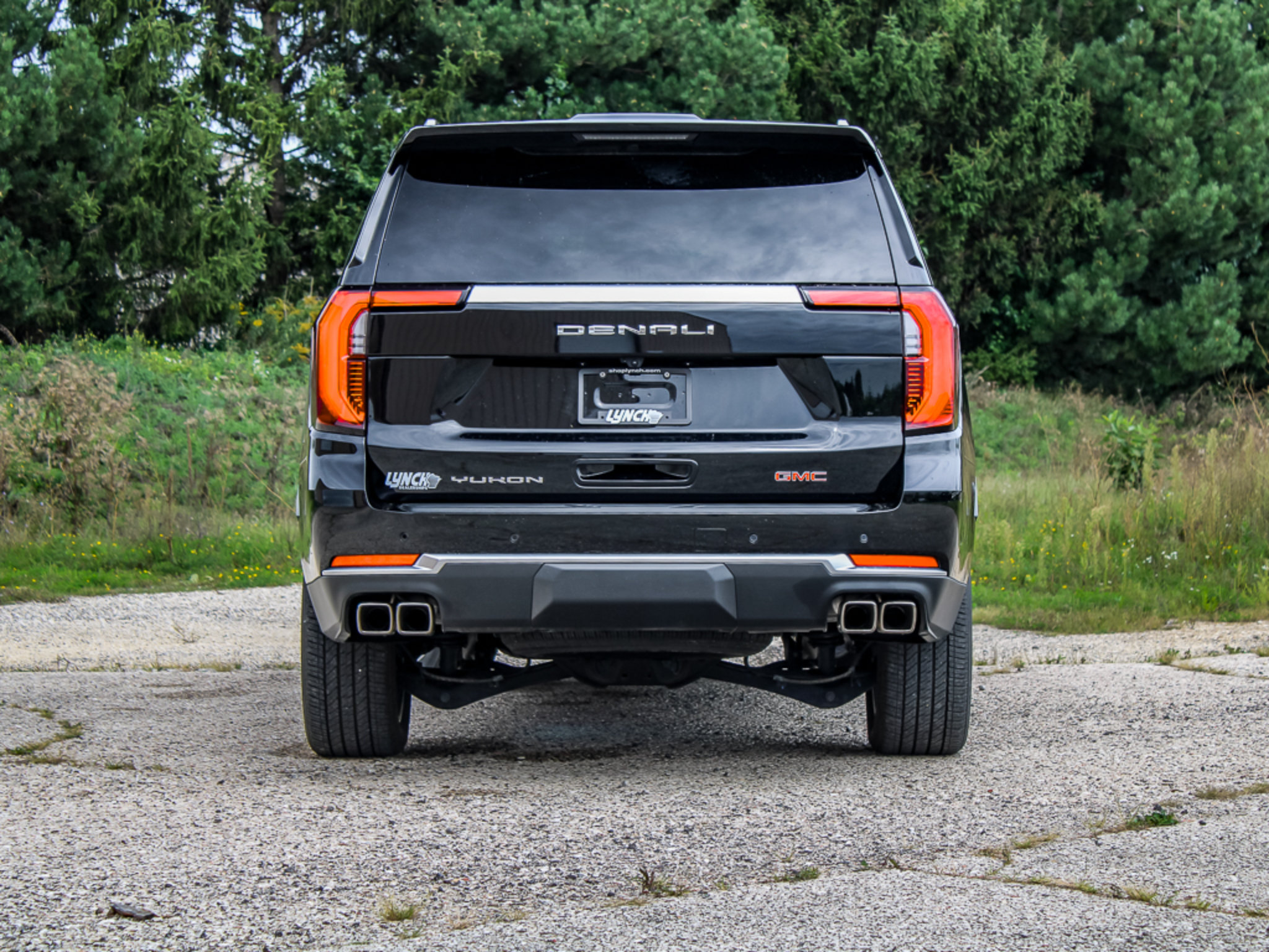 Used 2026 GMC Yukon Denali w/ Sun & Power Step Package AWD/4WD image 3