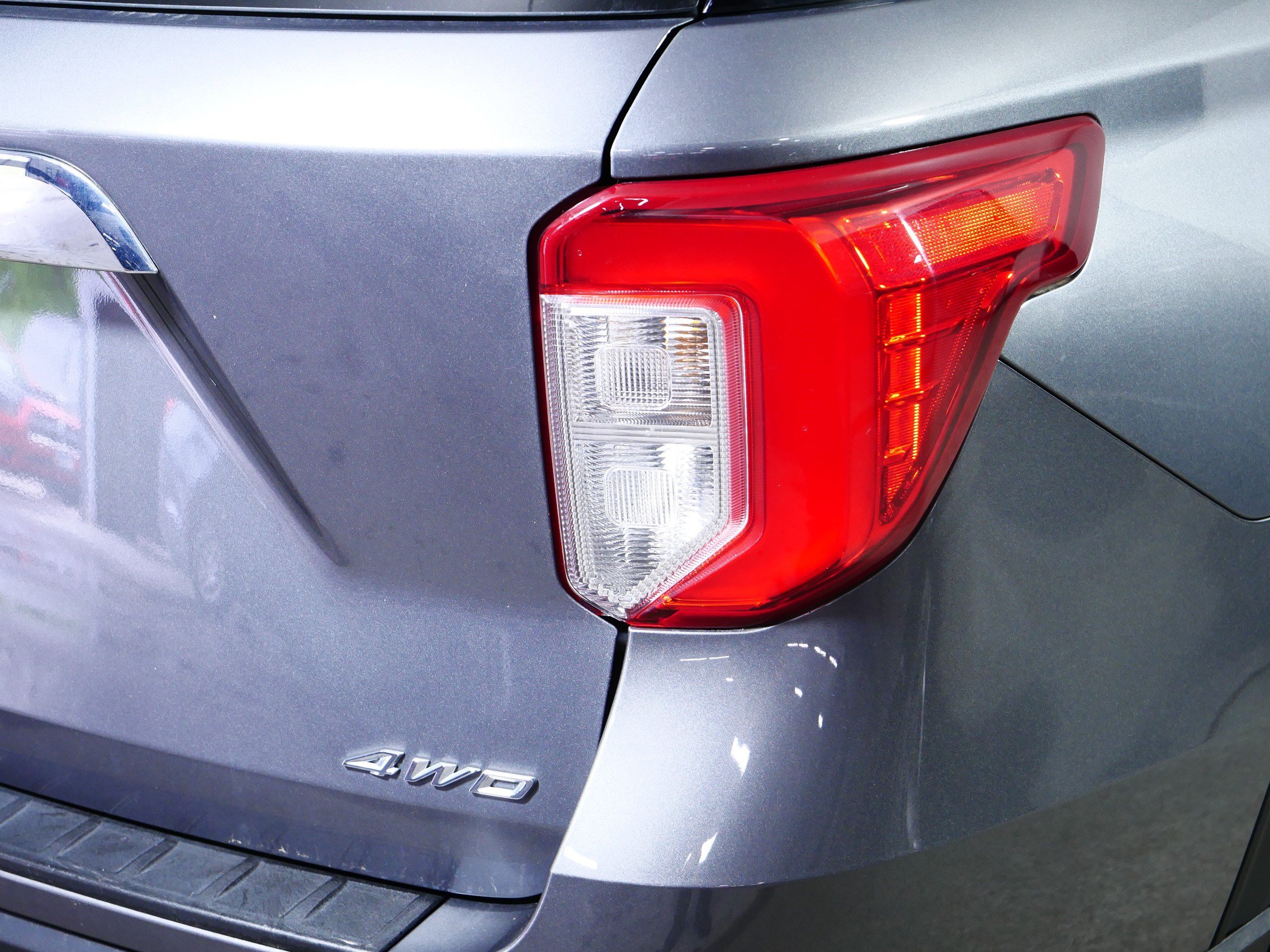 Used 2021 Ford Explorer XLT AWD/4WD image 17