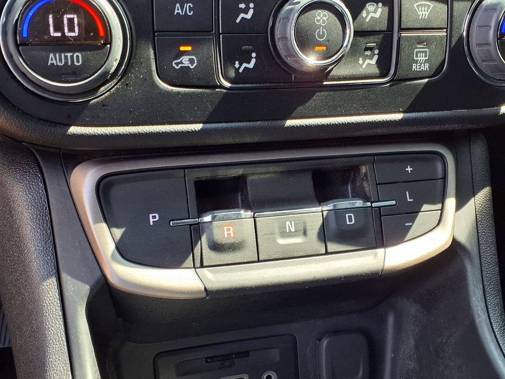 Used 2024 GMC Terrain Denali w/ Denali Premium Package AWD/4WD image 11