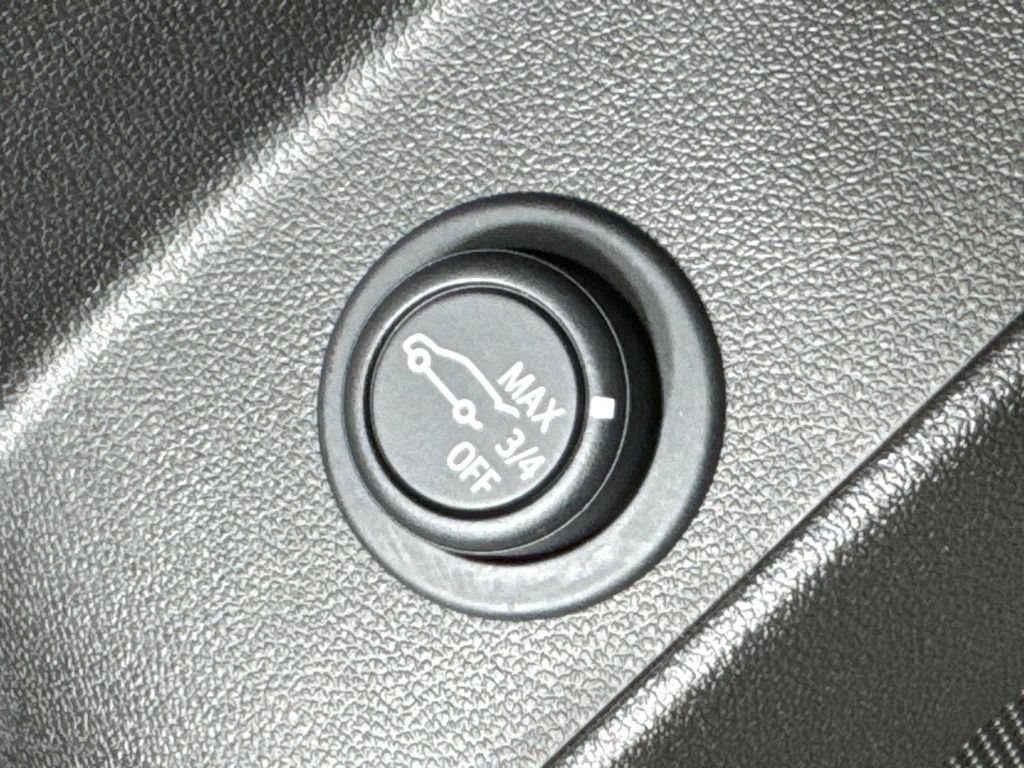 Certified 2024 Chevrolet Equinox LT AWD/4WD image 37