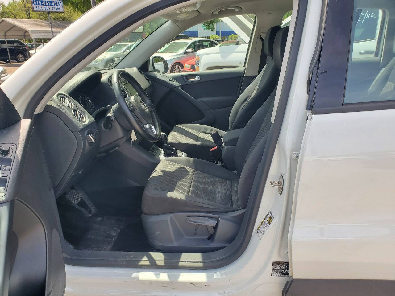 Used 2015 Volkswagen Tiguan S FWD image 10