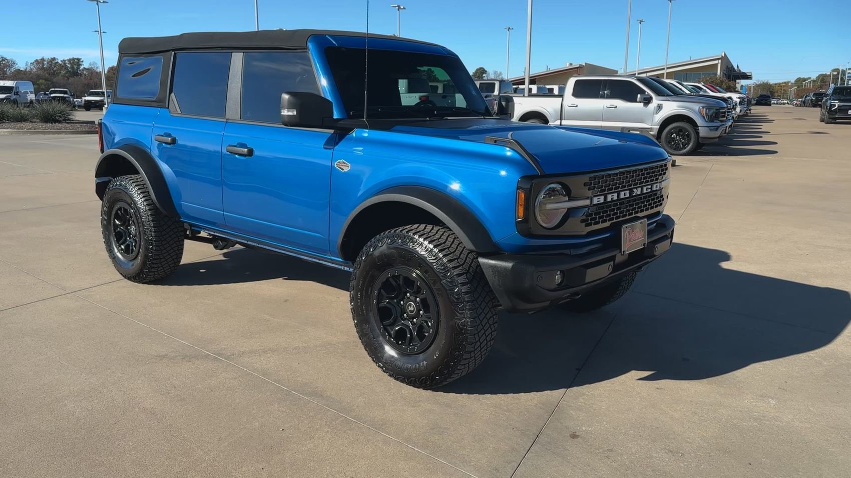 Used 2022 Ford Bronco Wildtrak image 3