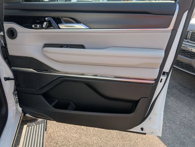 New 2026 Jeep Grand Wagoneer Summit w/ Rear Seat Video Group I AWD/4WD image 33