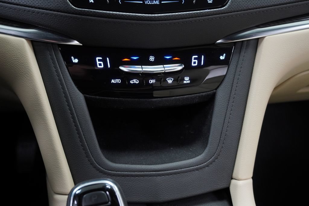 Certified 2019 Cadillac XT5 AWD image 19