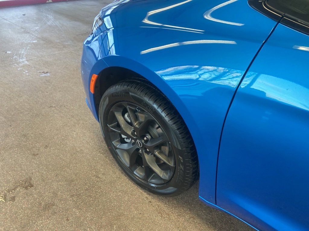 New 2026 Chrysler Pacifica Select image 8