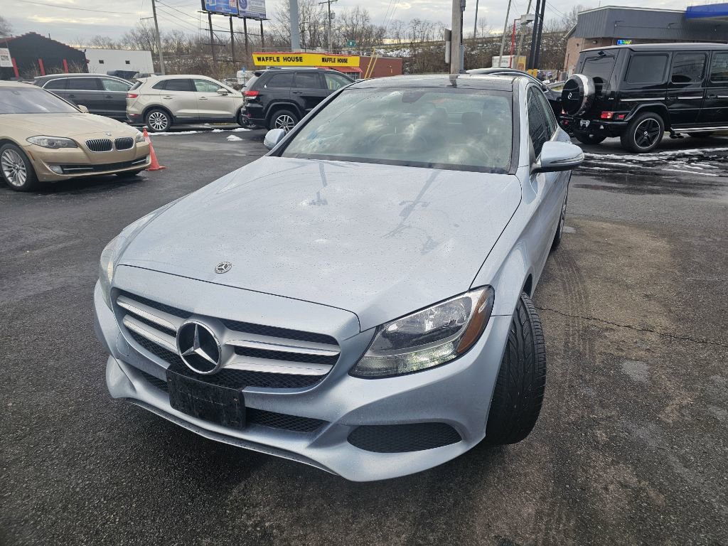 Used 2018 Mercedes-Benz C 300 4MATIC Sedan image 4