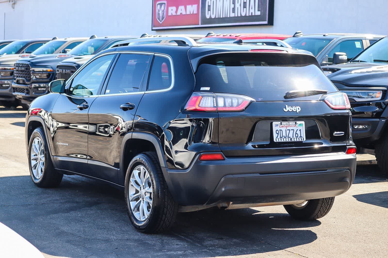 Used 2019 Jeep Cherokee Latitude w/ Popular Appearance Group FWD image 6