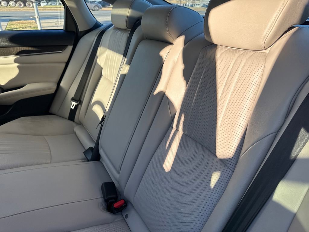 Used 2020 Honda Accord Touring image 17