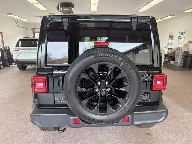 Certified 2025 Jeep Wrangler Unlimited Sahara AWD/4WD image 22